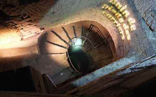 ANIMATION LOISIR 2013 - Catacombes Les bains de pieds, réalisé par les ouvriers carriers. Seuil du niveau de la nappe phréatique de Paris - zoom 
